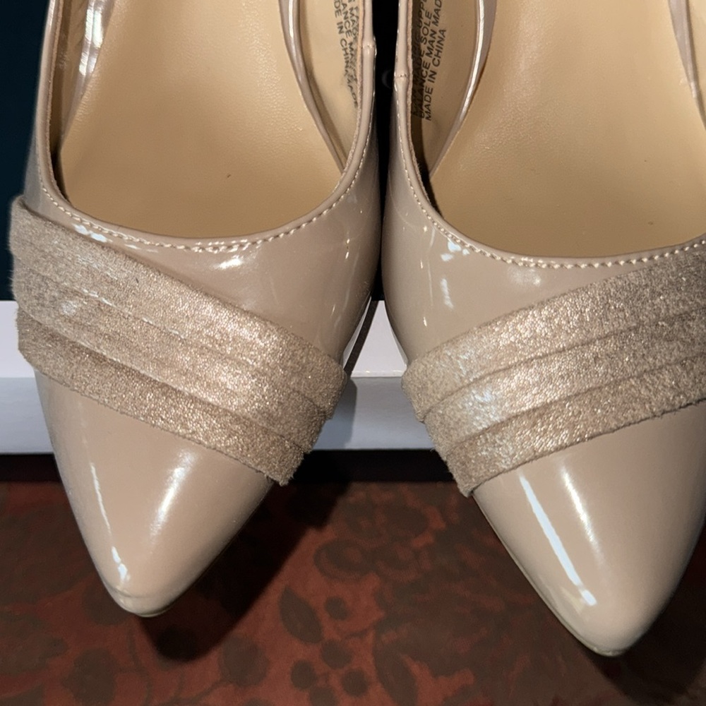 Karen Scott Women's Beige Pumps Size 7 - Picture 5 of 12